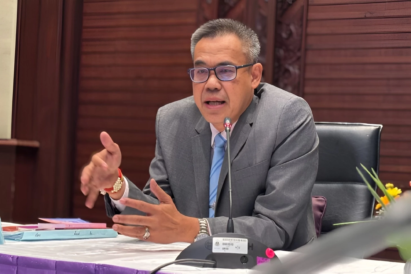 นายสุรพงษ์ อินทรถาวร เลขาธิการ ป.ป.ช.