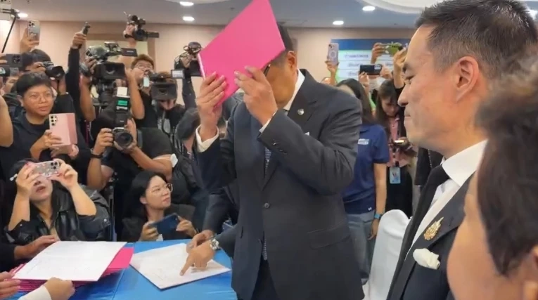 “อนุทิน” รับหนังสือรับรองจาก กกต. - เคาะหัว 3 ที กล่าว “สาธุ”(คลิป)