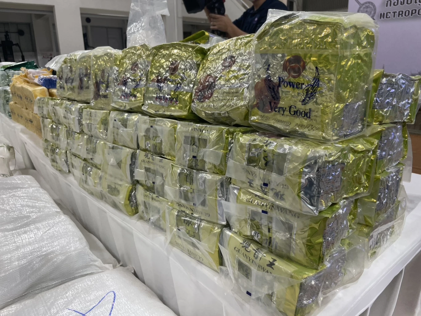 จับเอเยนต์รายใหญ่ ยึดของกลาง “บิ๊กล็อต” กว่า 1.5 ตัน มูลค่ากว่า 520 ล้าน