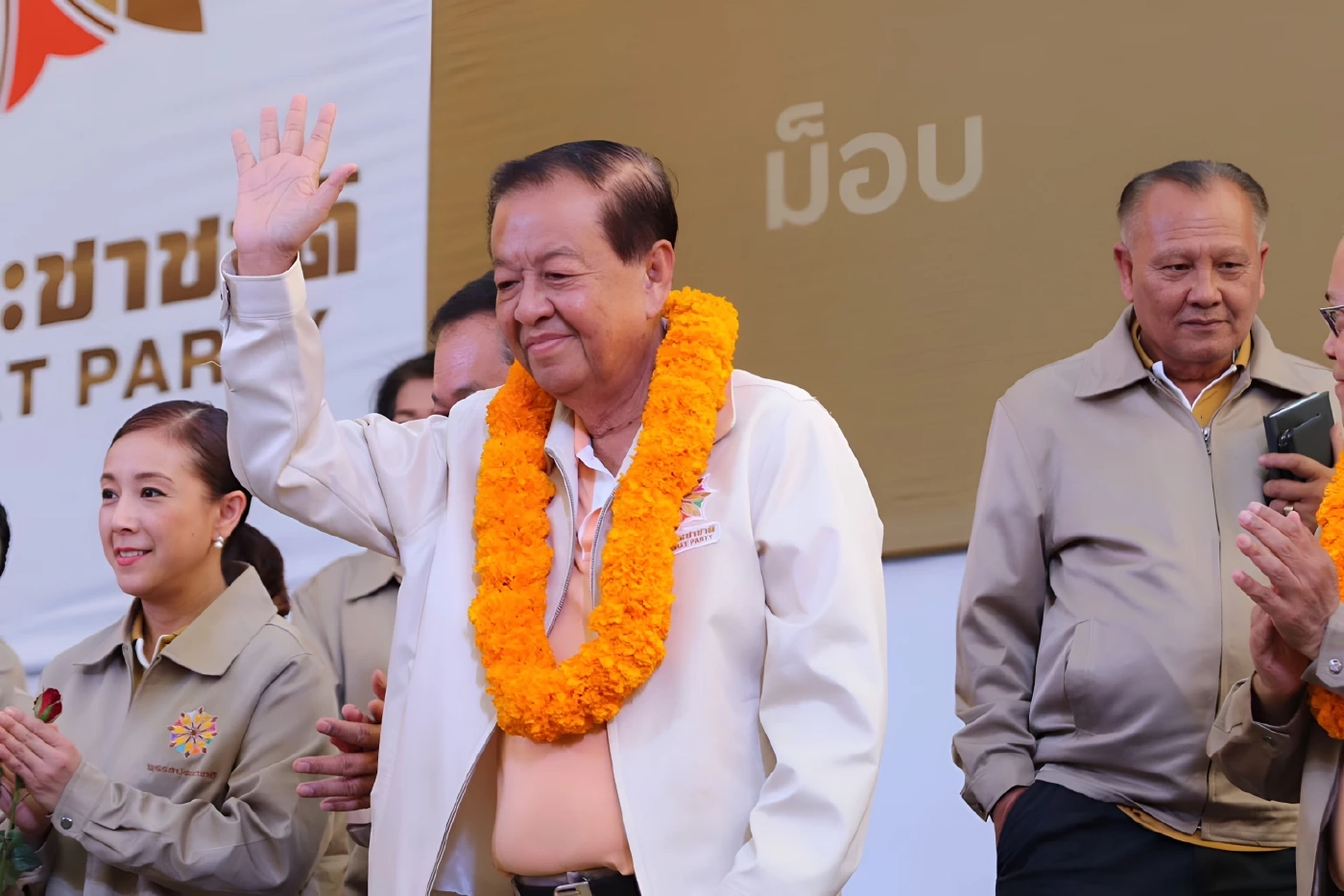 "วันนอร์" ปัดข่าวถูกทาบนั่ง "ที่ปรึกษานายกฯ" แต่พร้อมทำงาน หลังสะพัด "อนุทิน" เตรียมตั้ง "อดีตประธานสภา"