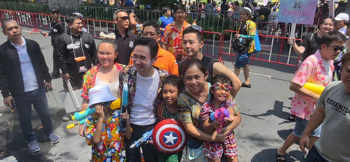 "อ.เชน" ร่วมเล่นน้ำสงกรานต์ "สีลม" มั่นใจเอกลักษณ์ไทยหนึ่งเดียวในโลก