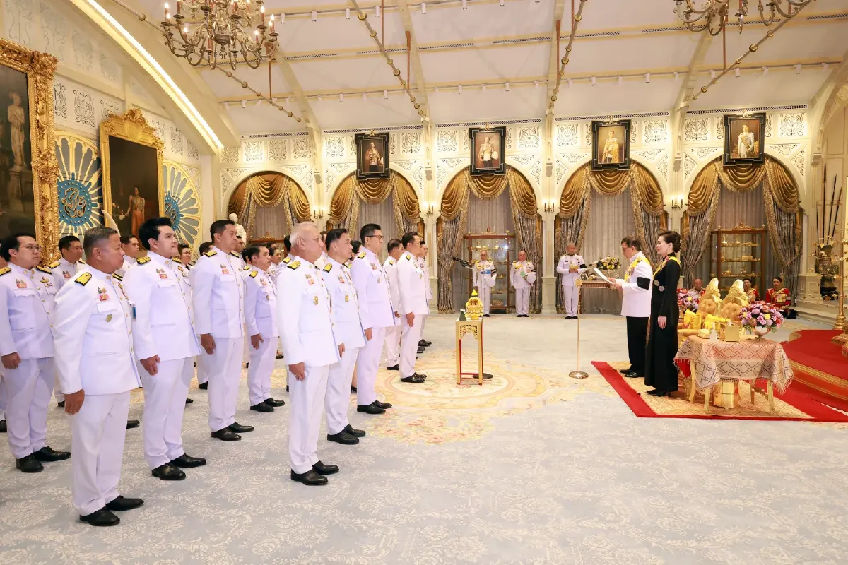 พระบาทสมเด็จพระเจ้าอยู่หัว พระราชทานพระราชดำรัส ในโอกาส ครม.เข้าเฝ้าฯถวายสัตย์ปฏิญาณ