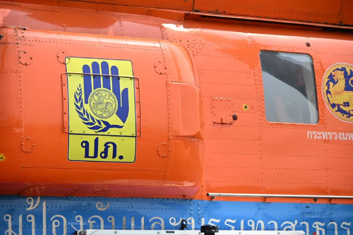 พร้อมลุย! "อนุทิน" ตรวจ "ฮ.ดับไฟป่า-รถวัดฝุ่น PM2.5 เคลื่อนที่"  คืนอากาศดีให้คนภาคเหนือ!