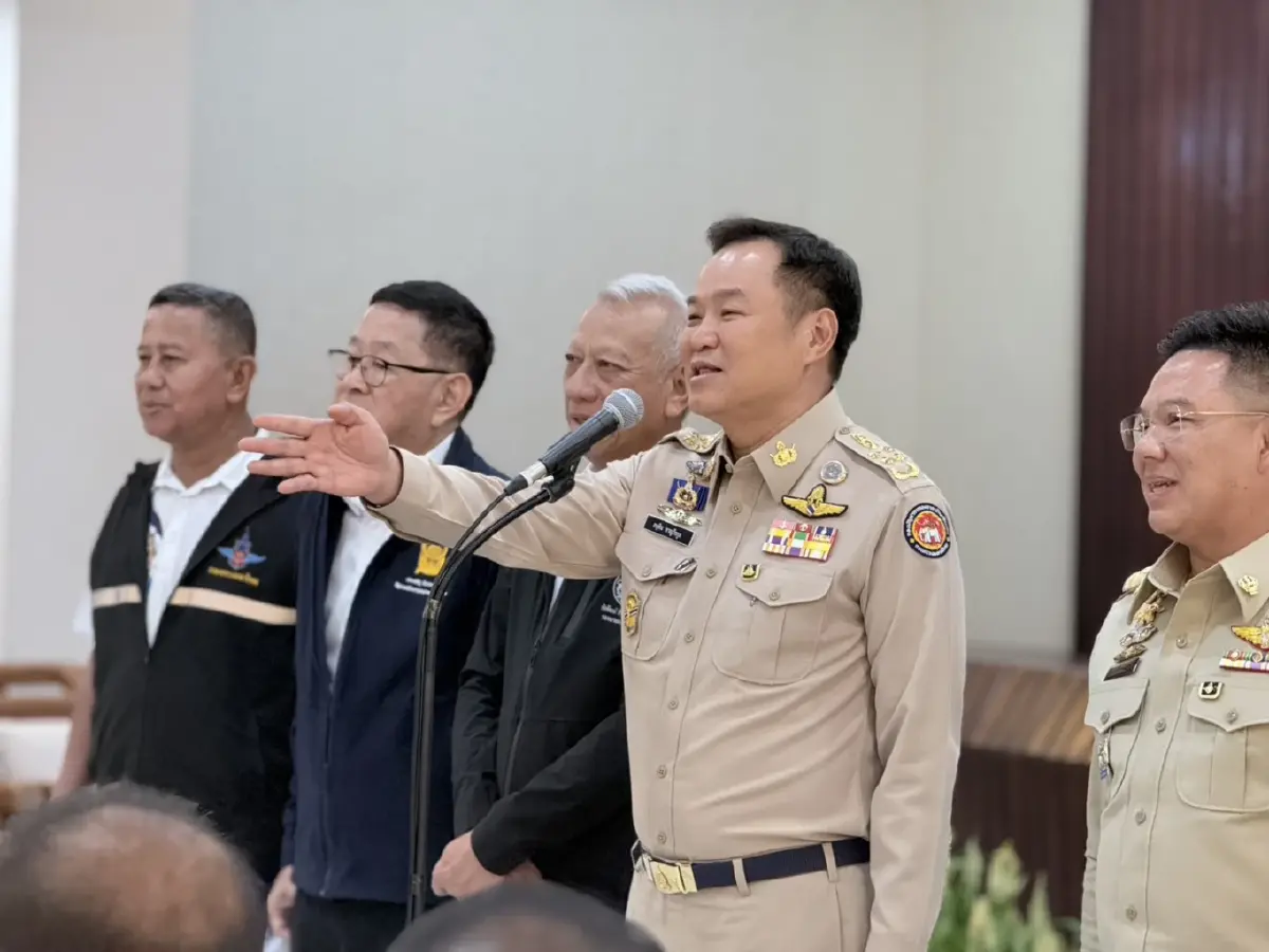 "อนุทิน" รุดถก ศอ.บต. มอบนโยบายยึดหลัก “เข้าใจ-เข้าถึง-พัฒนา” ลั่นแรง ปล่อยให้ไฟใต้คุกรุ่นแบบเดิมไม่ได้อีกต่อไป