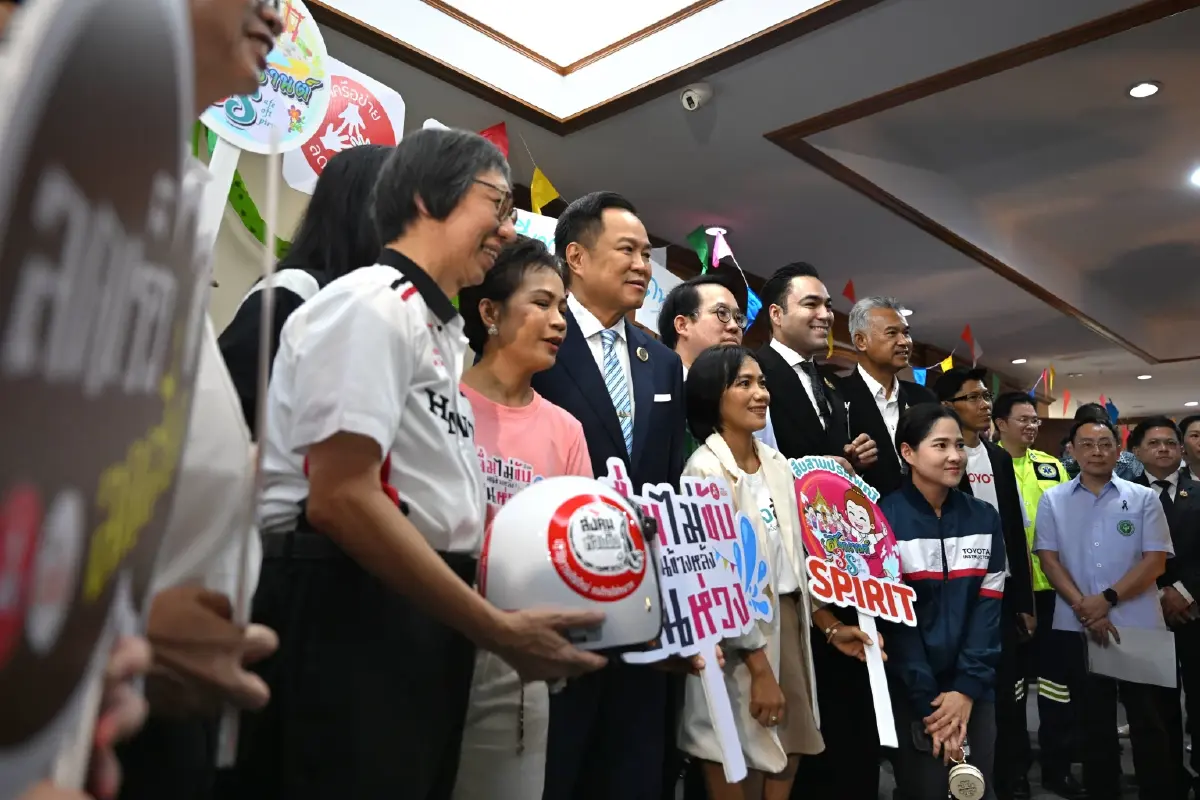 "นายกฯ" เปิดศูนย์ ศปถ. สงกรานต์ 69 กำชับ ผู้ว่าฯ "รักษาหน้าผมหน่อย" ลดเจ็บ-ตาย