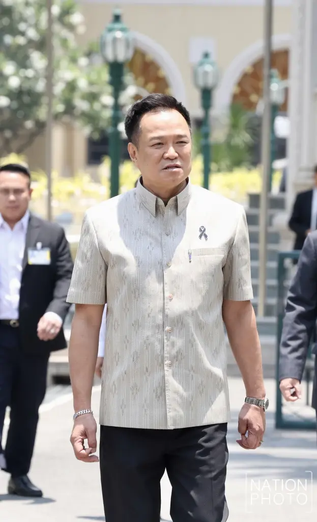 นายอนุทิน ชาญวีรกูล นายกรัฐมนตรี 