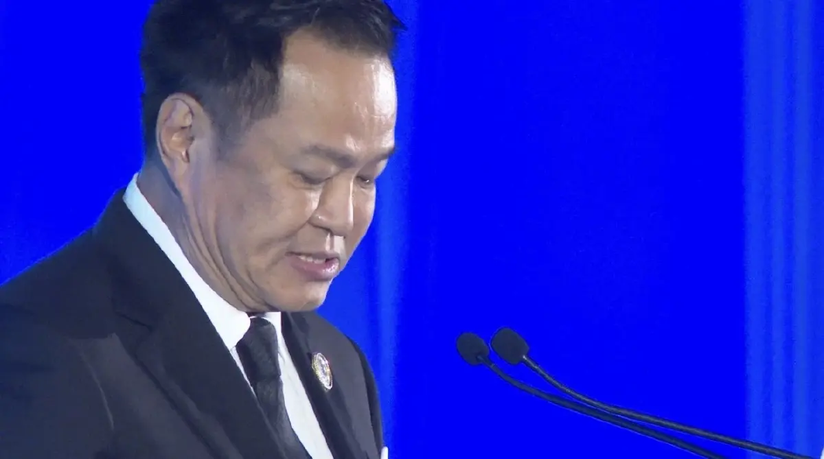 นายกฯ สะอื้นไห้! หลังได้รับเสียงกระซิบจาก ผบ.ทอ. บอกรู้กันแค่ 2 คน