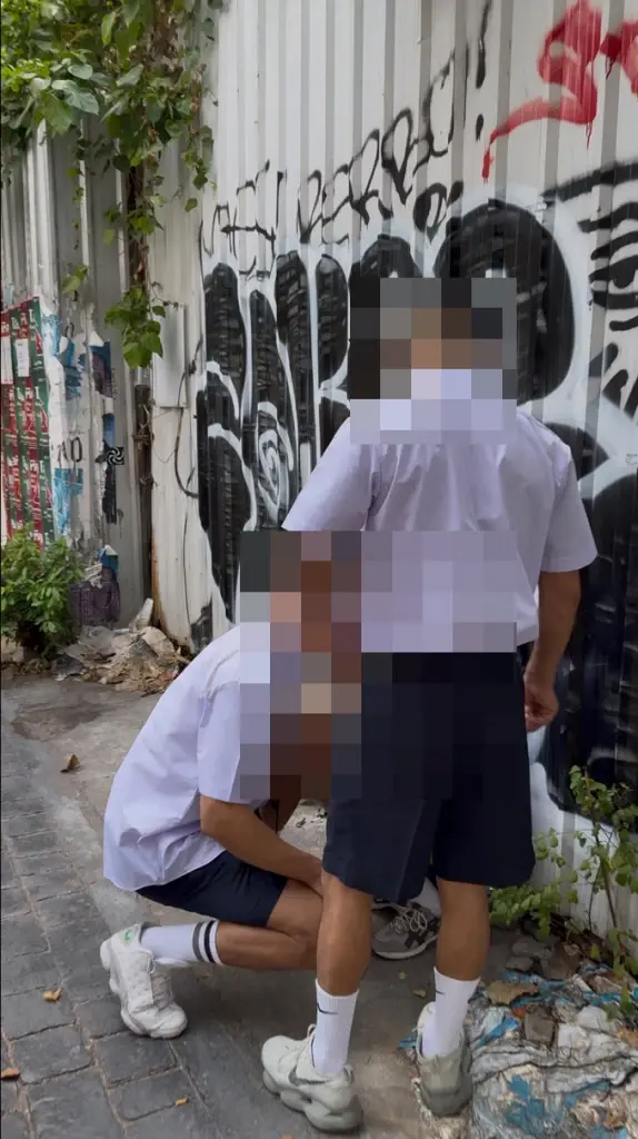 ผวาทั้งคอนโด! 2 อินฟลูดังจีน คลั่งยาหลอน แก้ผ้าป่วนทั้งคอนโด