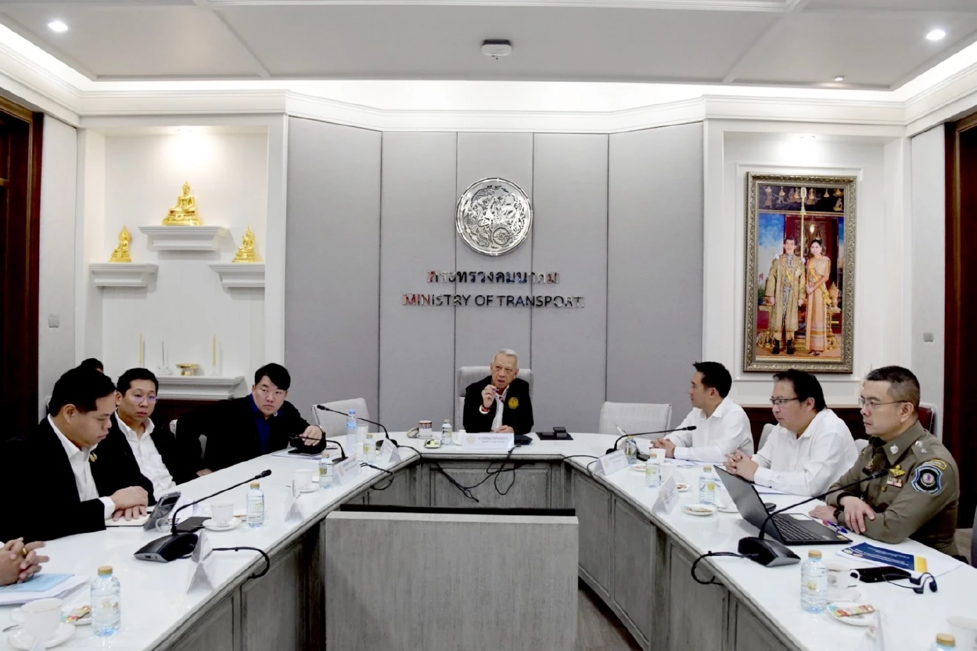 สงกรานต์นี้ไม่มีสะดุด! "พิพัฒน์" มอบภารกิจแรก 3 รมช.คมนาคมใหม่ คุมเข้ม "น้ำมันห้ามขาด" ช่วง "สงกรานต์" (มีคลิป)