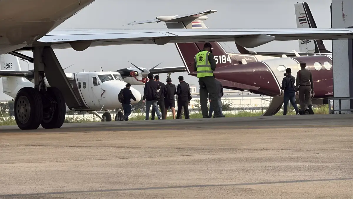 เปิดคลิป! คุมตัว "เรือเอกวิโรจน์" มือยิง สส.กมลศักดิ์ บินด่วนลงนราธิวาส! ปิดปากเงียบปม "ผู้บงการ"