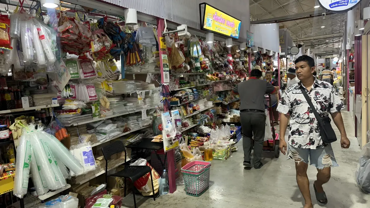 น้ำมันลด...แต่ของไม่ลง! เจาะลึก "ตลาดราม2" หลัง กบง. หั่นราคาน้ำมัน 5 บาท พ่อค้าแม่ค้าประสานเสียง "ขึ้นแล้วลงยาก"