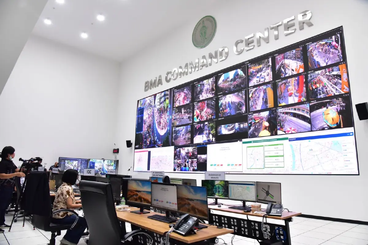 "สีลม" แชมป์ยอดคนเล่นน้ำพุ่ง 1.6 แสน! "ชัชชาติ" สั่งปิดจบ 2 ทุ่มคืน