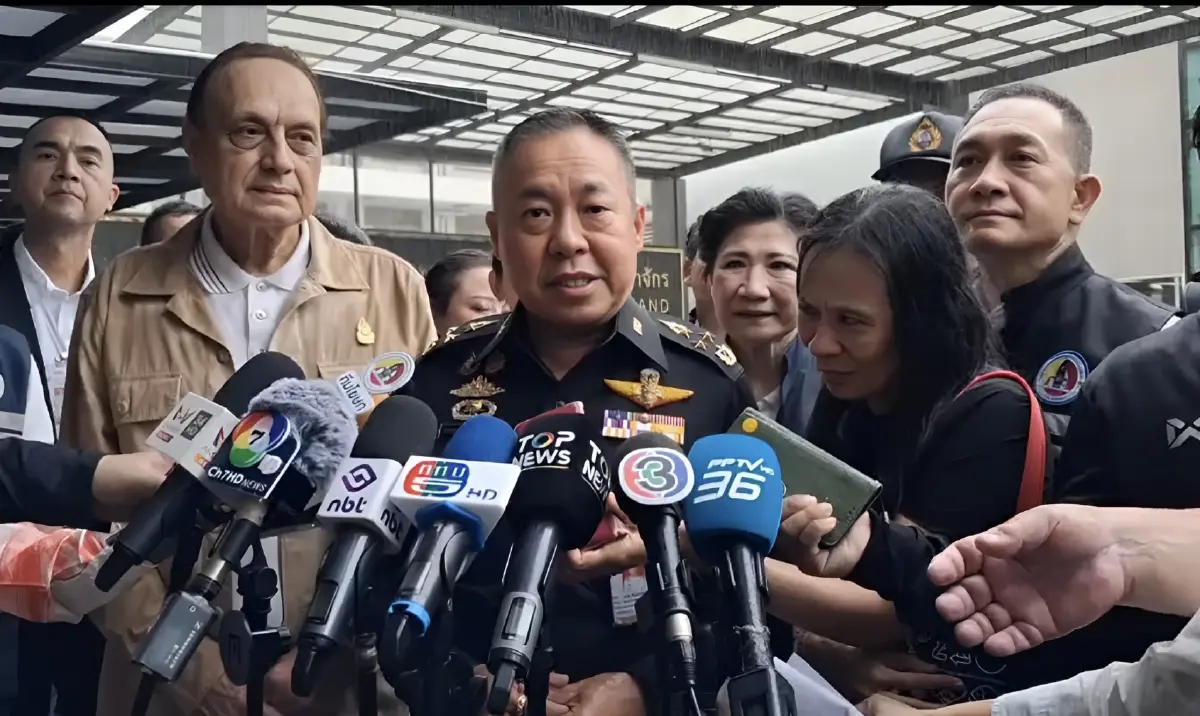 "เสธ.ทบ." สั่งตอบโต้ "ทหารกัมพูชา" ประชิดชายแดน! ยันละเมิดข้อตกลง ขอคนไทยอย่าตกใจ