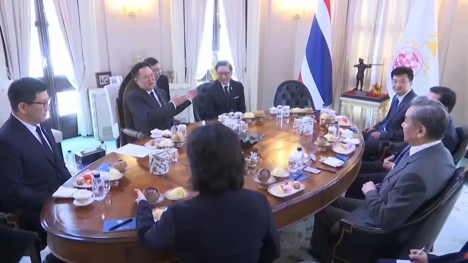 "อนุทิน" ขับรถพา "หวัง อี้" ไปรับประทานอาหารกลางวันด้วยตนเอง