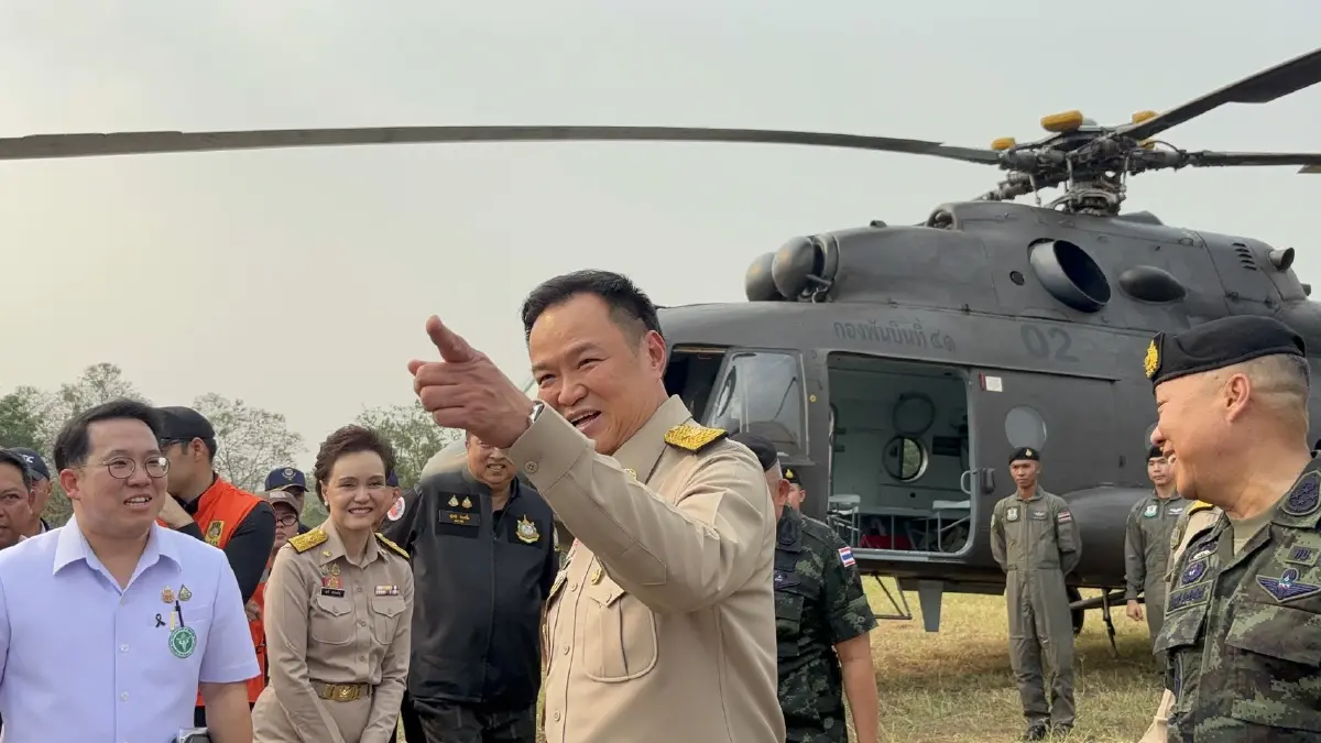 พร้อมลุย! "อนุทิน" ตรวจ "ฮ.ดับไฟป่า-รถวัดฝุ่น PM2.5 เคลื่อนที่"  คืนอากาศดีให้คนภาคเหนือ!