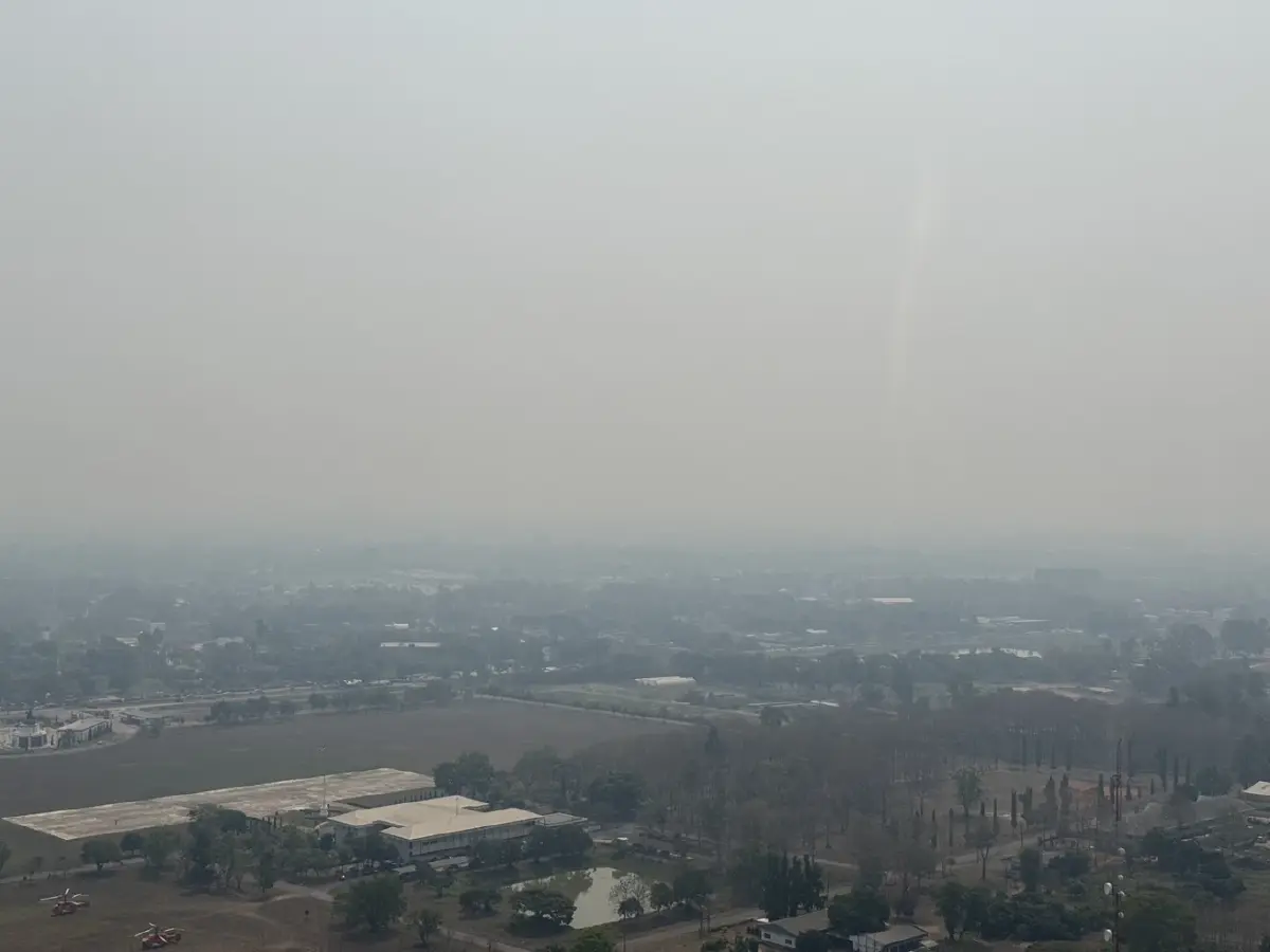 ฝุ่นพิษเชียงใหม่ยังวิกฤตต่อเนื่อง มทภ.3 ลุยเอง ขึ้น ฮ.ดับไฟป่า