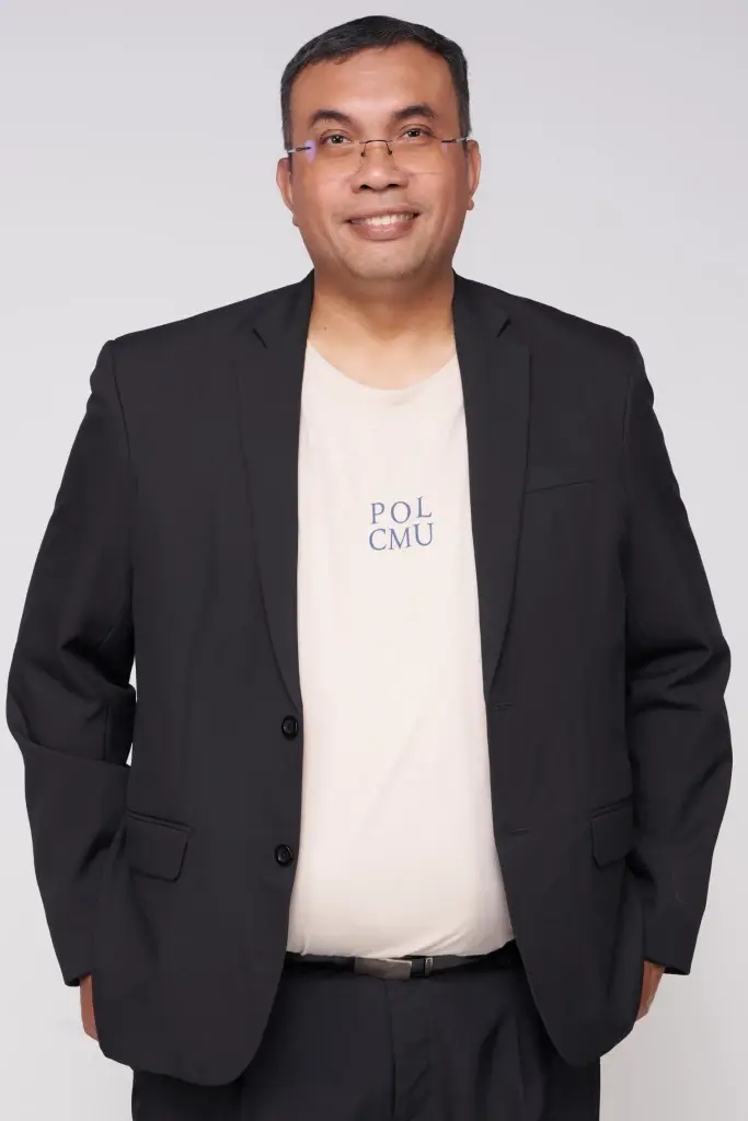 รศ.ดร.ฐิติวุฒิ บุญยวงศ์วิวัชร อาจารย์จากคณะรัฐศาสตร์และรัฐประศาสนศาสตร์ มหาวิทยาลัยเชียงใหม่ 