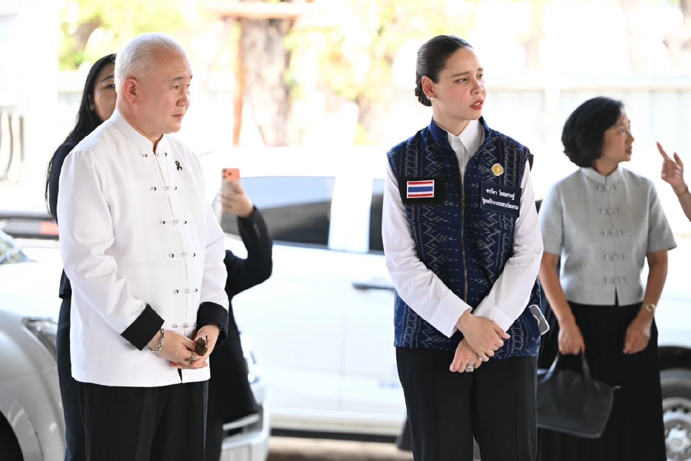 รมว.วัฒนธรรม ตรวจความพร้อมรับเสด็จฯ ยกเสาเอกพระเมรุมาศ