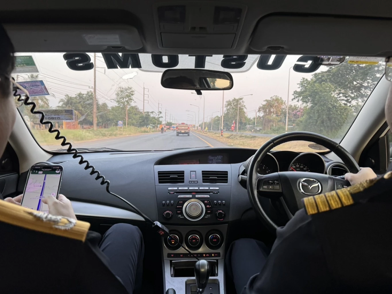 "ศุลกากรช่องจอม" ลุยกดดันน้ำมันต่อเนื่อง จับมือ "สรรพสามิตสุรินทร์" คุมเข้ม "อีสานใต้" ต้องไม่มี "กักตุน-ลักลอบส่งออก"