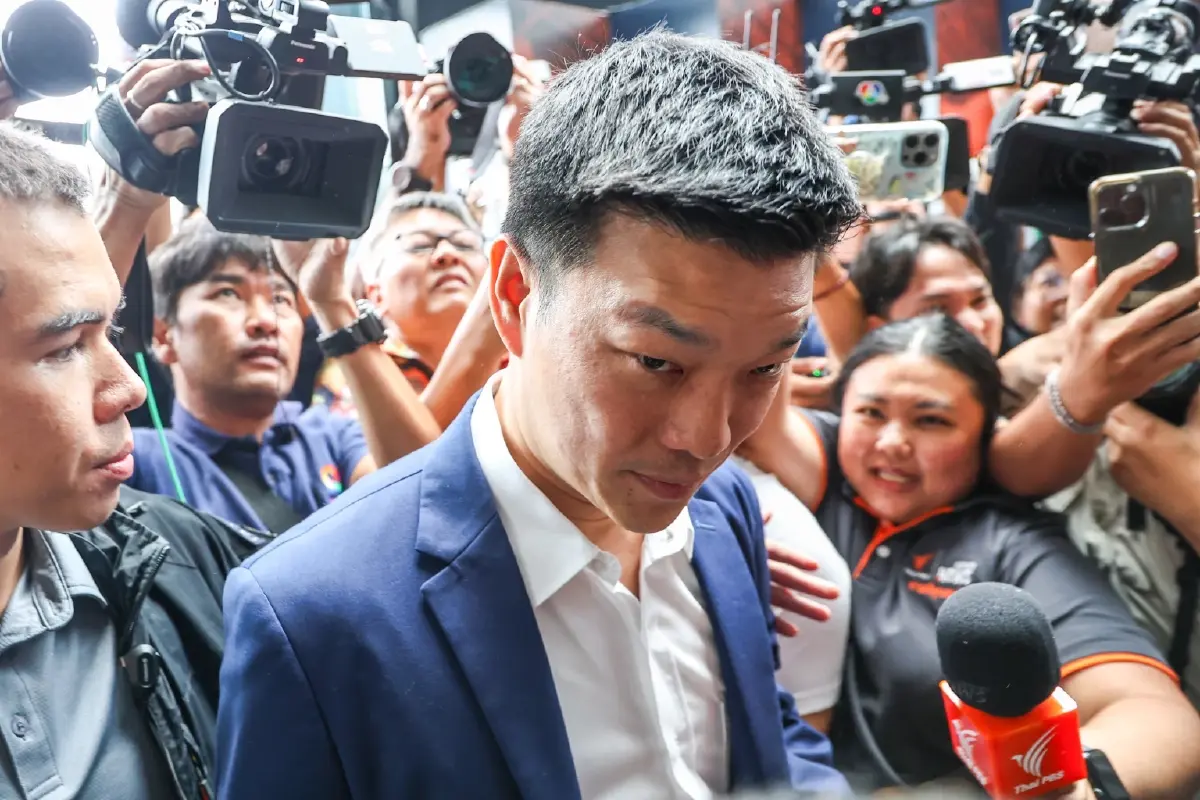 นายณัฐพงษ์ เรืองปัญญาวุฒิ หัวหน้าพรรคประชาชน อดีต สส.พรรคก้าวไกล