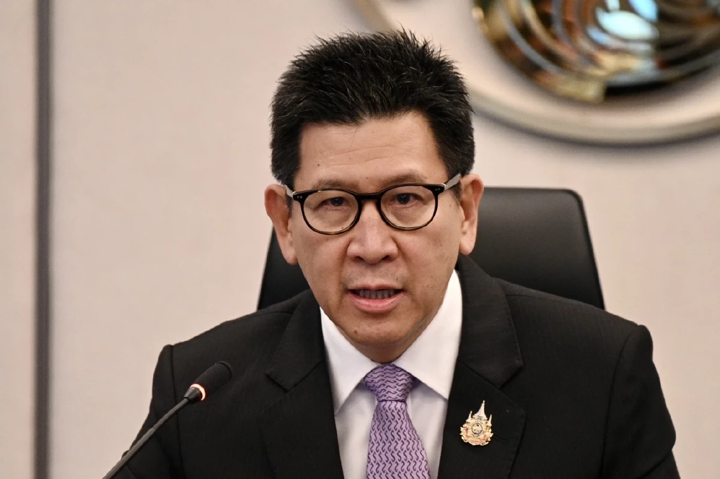 เอกนิติ นิติทัณฑ์ประภาส รองนายกรัฐมนตรีและรัฐมนตรีว่าการกระทรวงการคลัง 