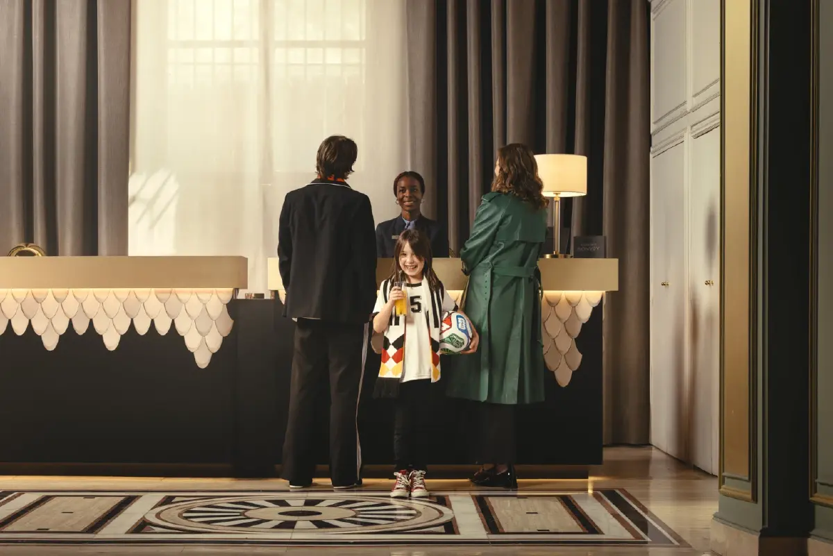 “โฮลัน-วีนีซียุส” นำทัพแคมเปญใหม่ Marriott Bonvoy x Visa บัตรฟุตบอลโลก 2026