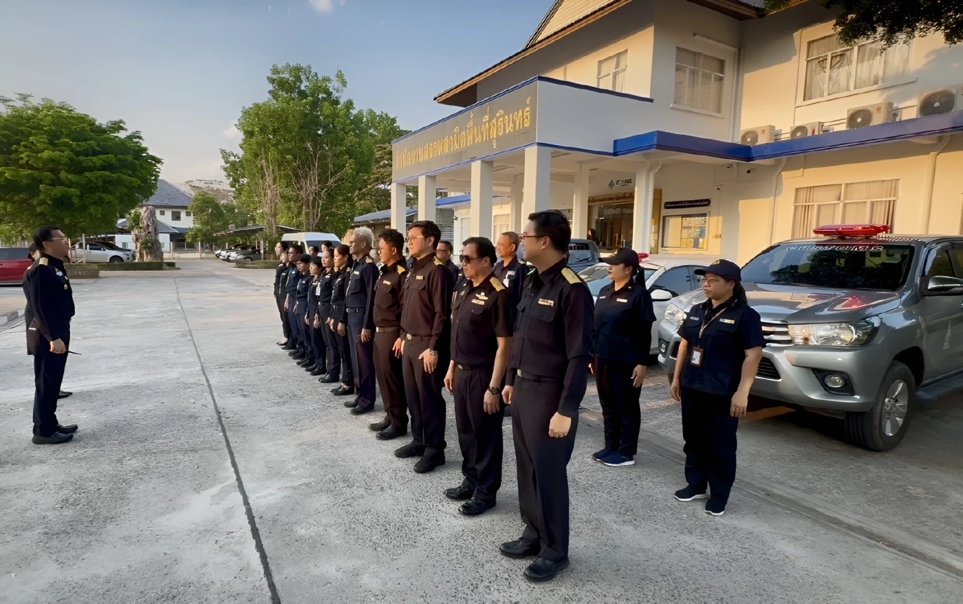 "ศุลกากรช่องจอม" ลุยกดดันน้ำมันต่อเนื่อง จับมือ "สรรพสามิตสุรินทร์" คุมเข้ม "อีสานใต้" ต้องไม่มี "กักตุน-ลักลอบส่งออก"