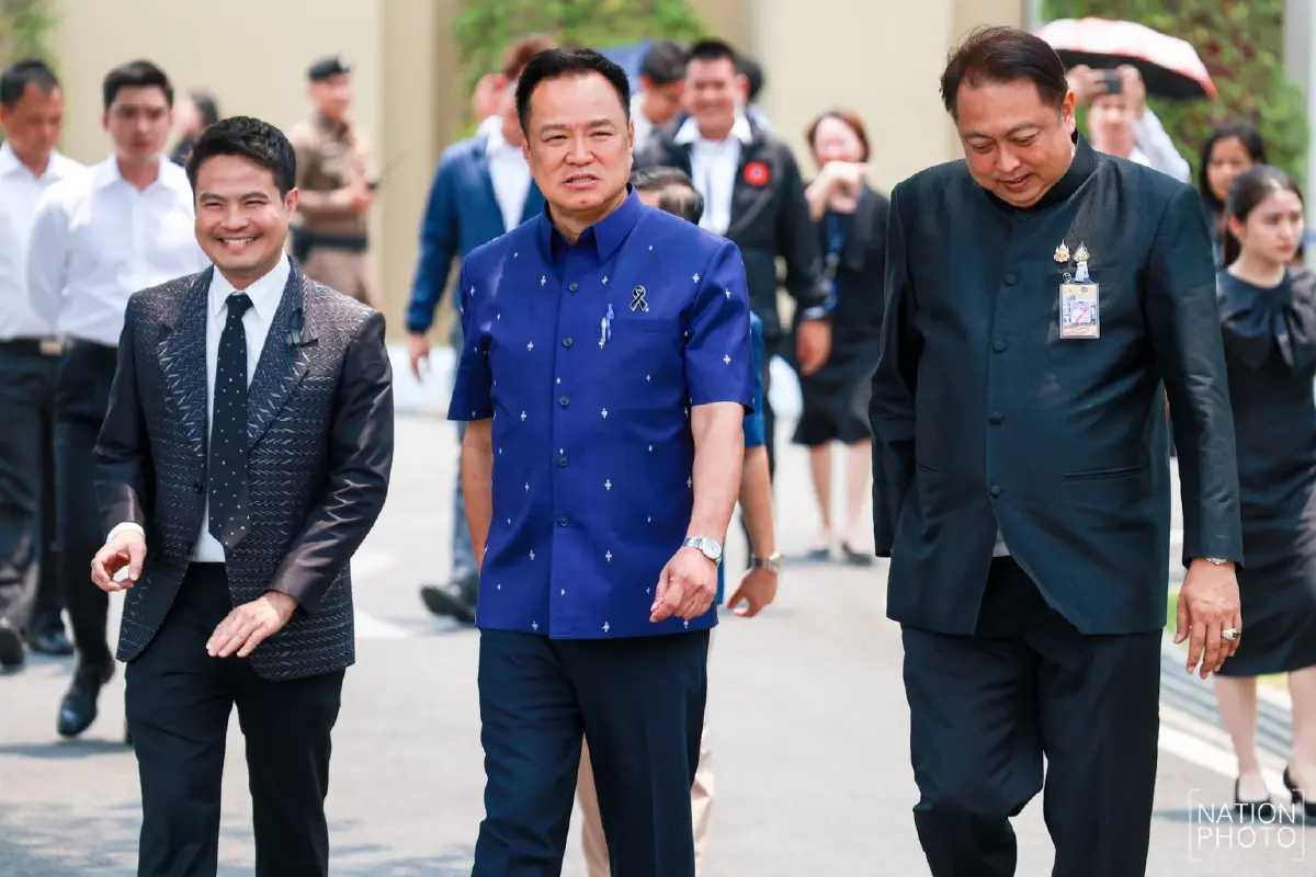 ถังแตกหรือโยนหิน? เจาะแผนกู้ฉุกเฉิน 5 แสนล้าน-ขยายเพดานหนี้ 75% เตือนรัฐอย่าทำ "คนละครึ่งพลัส"