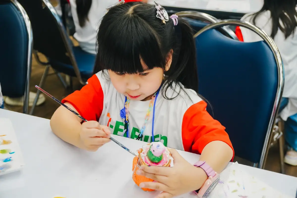 ศิลปะสร้างสุข CP ALL จัด “The Glow & Doodle Camp” เติมไฟจินตนาการให้บุตรหลานครอบครัวซีพี ออลล์