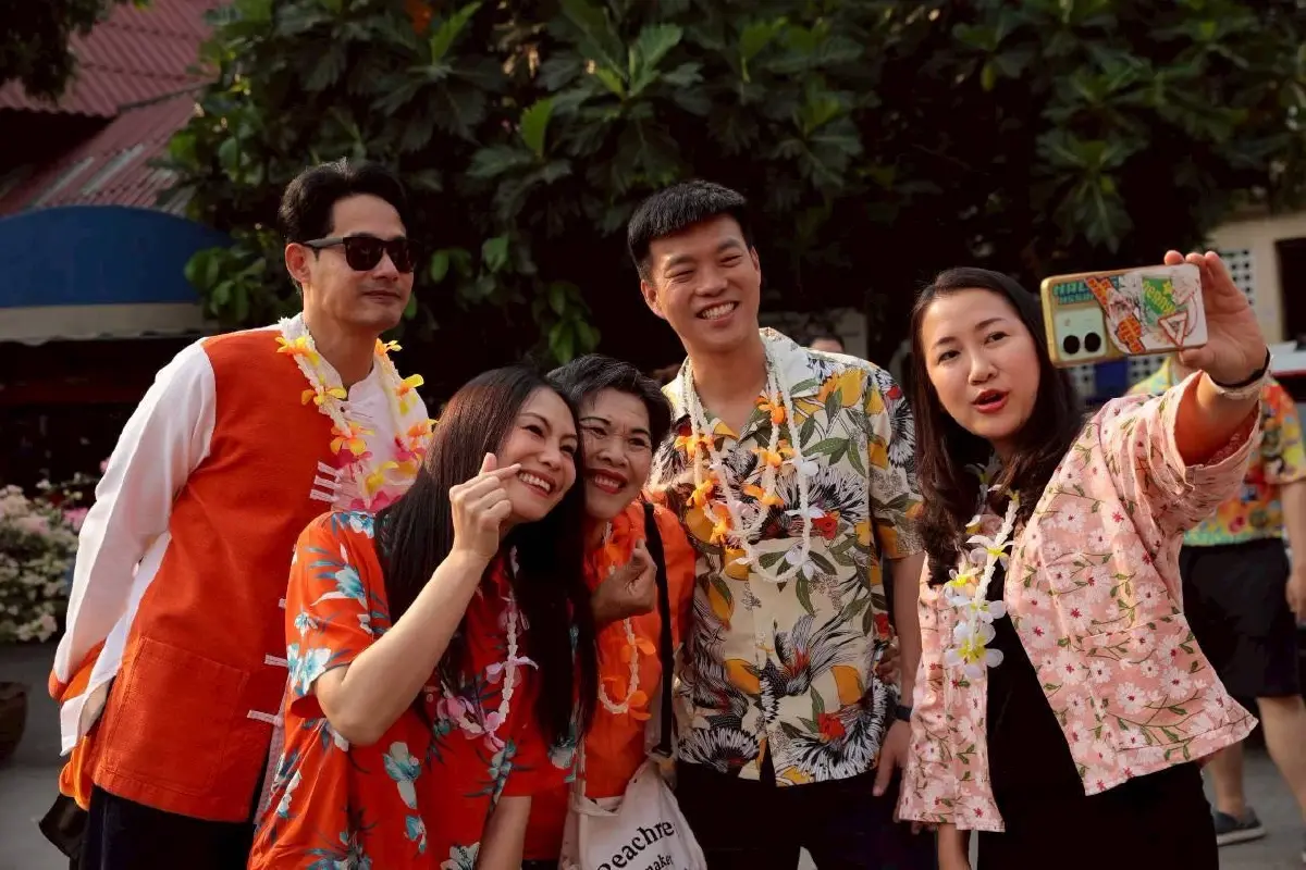 อากาศสะอาดคือสิทธิ! "เท้ง" ร่วมงาน "สงกรานต์" เชียงใหม่-ลำพูน ชาวเหนือโอดฝุ่นพิษ PM 2.5 หนักมาก