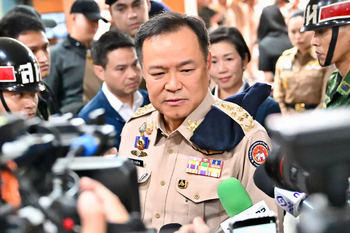 ยิ่งฟังยิ่งหมดใจ! "นายกฯ" ลงใต้เคลียร์ใจปม "แม่ทัพภาค 4"? แฉข้อมูลลับทีมสังหาร "สส.กมลศักดิ์"