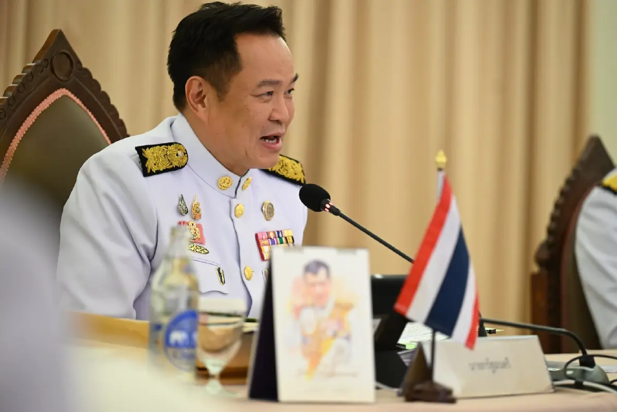 นายอนุทิน ชาญวีรกูล นายกรัฐมนตรีและรัฐมนตรีว่าการกระทรวงมหาดไทย