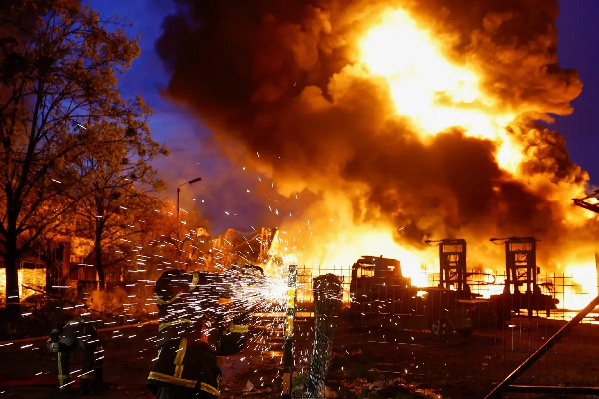 รัสเซียเปิดฉากถล่มยูเครนครั้งใหญ่ที่สุดในรอบปี! โดรน-ขีปนาวุธเฉียด 700 ลูก คร่าชีวิต 16 ราย