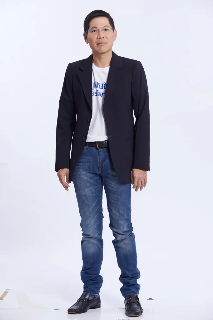 ดร.รุ่งเรือง พิทยศิริ อดีตที่ปรึกษารัฐมนตรีคลังในรัฐบาลไทยรักไทย หนึ่งในทีมศึกษาความคุ้มค่าของโครงการแลนด์บริดจ์ 