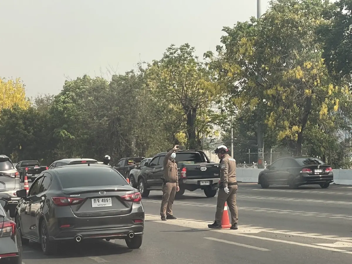 น้ำมันลด...รถเต็มถนน! รถแน่น "สายเอเชีย-บางปะหัน" คนแห่เดินทางรับเช้า "วันหยุดสงกรานต์"