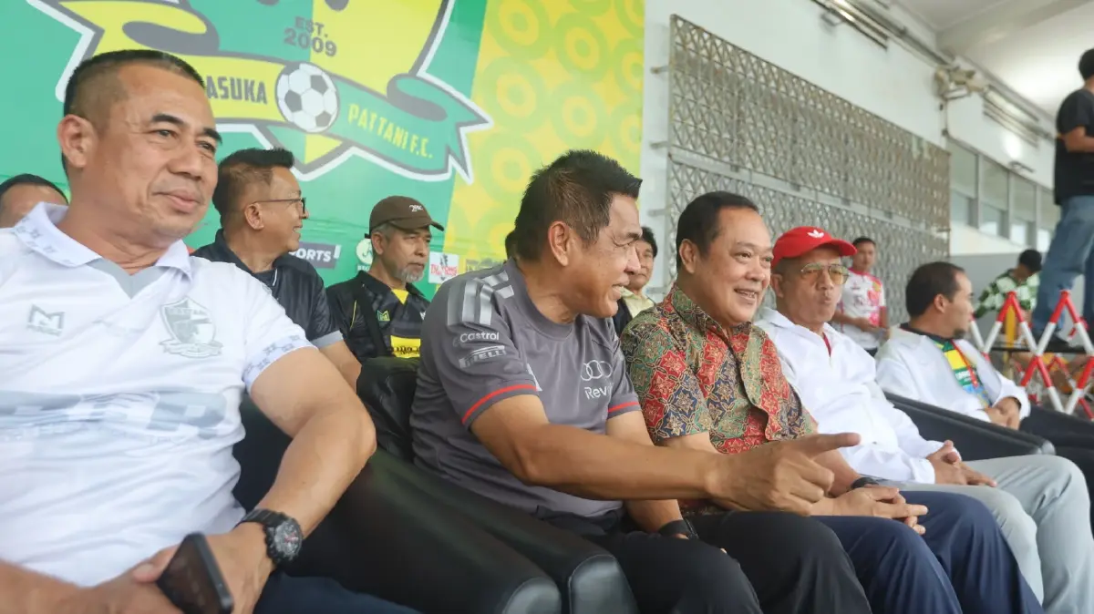 ‘อ.วันนอร์-พ.ต.อ.ทวี’ ตบเท้าเชียร์ ‘ปัตตานี เอฟซี’ สนามแตกหมื่นคน-จับตาถกเครียดขุนพลประชาชาติ