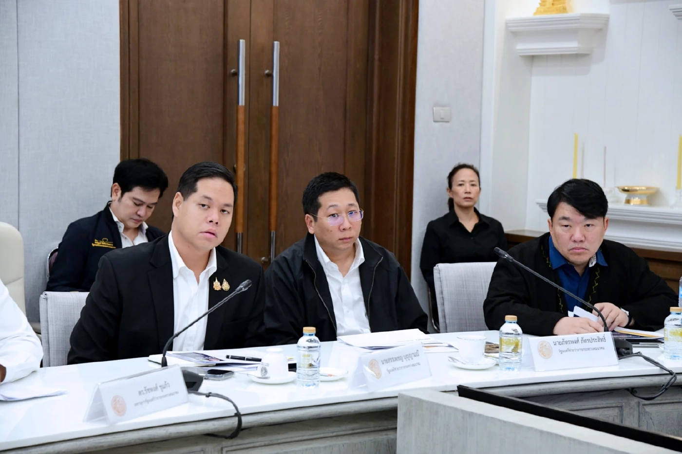 สงกรานต์นี้ไม่มีสะดุด! "พิพัฒน์" มอบภารกิจแรก 3 รมช.คมนาคมใหม่ คุมเข้ม "น้ำมันห้ามขาด" ช่วง "สงกรานต์" (มีคลิป)