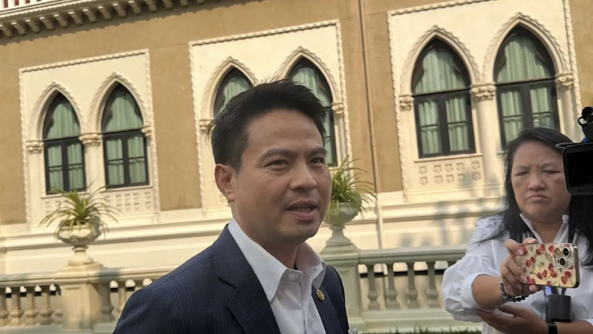 นายภราดร  ปริศนานันทกุล รัฐมนตรีประจำสำนักนายกรัฐมนตรี 