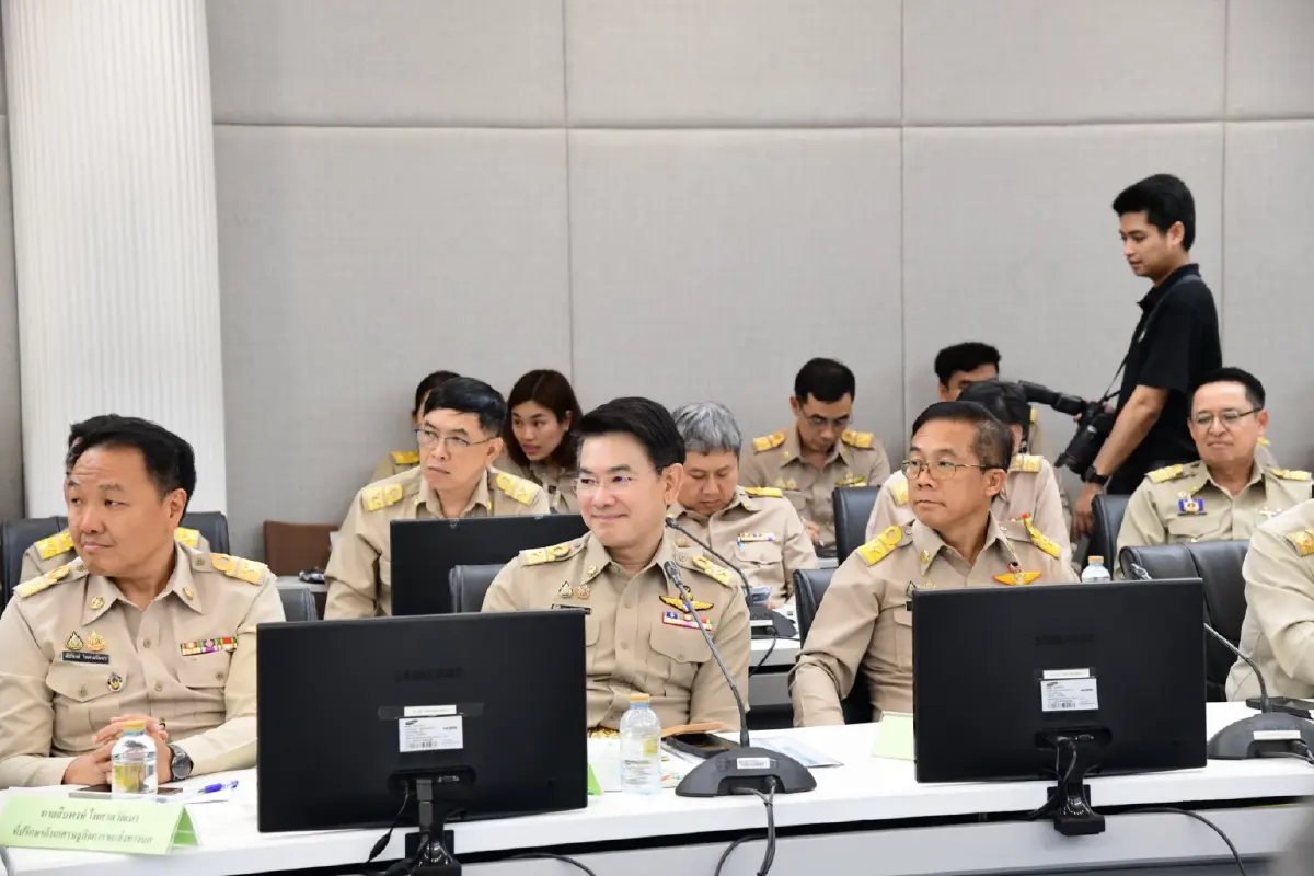 'พิพัฒน์' กางแผนคมนาคมยุคใหม่ 4 นโยบายเด่น มุ่งลดภาระค่าเดินทาง ลุยสางปัญหาเร่งด่วน