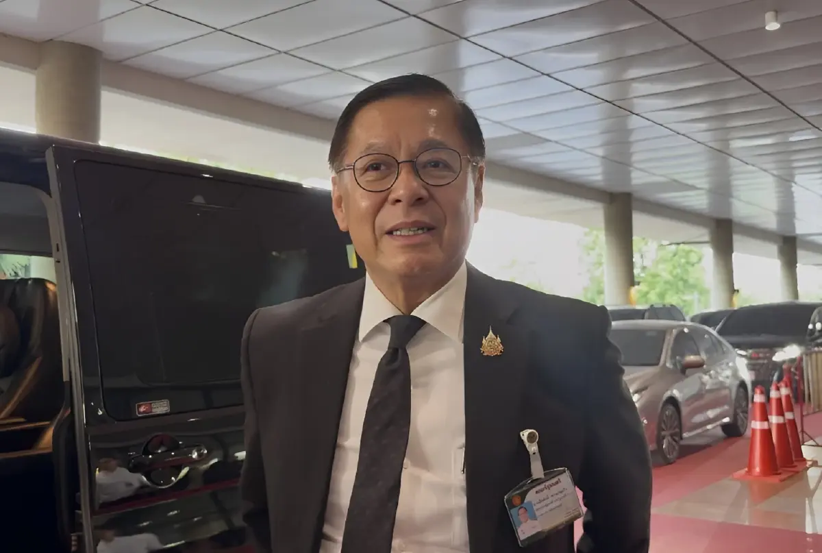 "สีหศักดิ์" เผยยังไม่รู้รายละเอียดปม "เรือน้ำมันไทย" แวะ "สิงคโปร์" เร่งเจรจาอิหร่านเปิดทาง "ช่องแคบฮอร์มุซ"