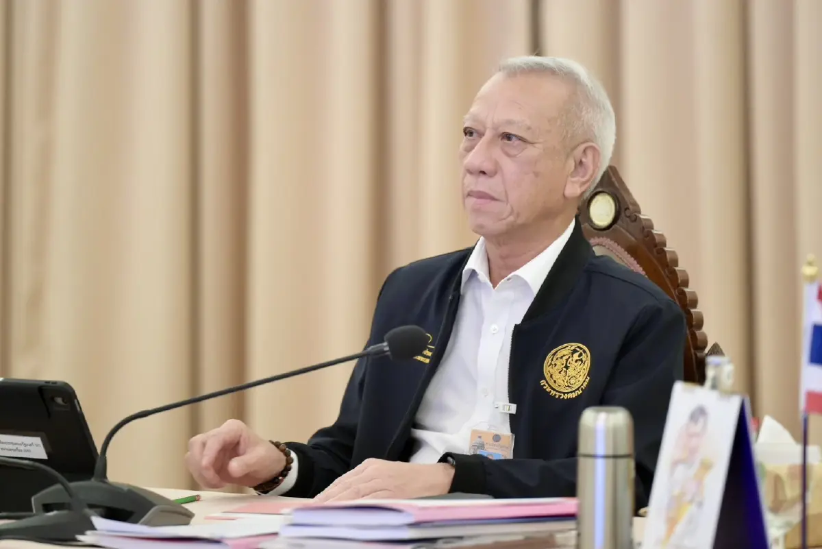  นายพิพัฒน์ รัชกิจประการ  รองนายกรัฐมนตรี และรัฐมนตรีว่าการกระทรวงคมนาคม