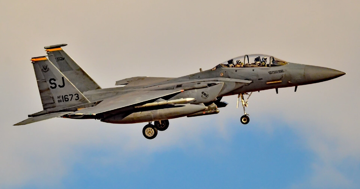 อิหร่านสอยร่วง F-15E สไตรค์ อีเกิล ของสหรัฐฯ! ตั้งค่าหัวล่าตัวนักบิน 2 ล้านบาท