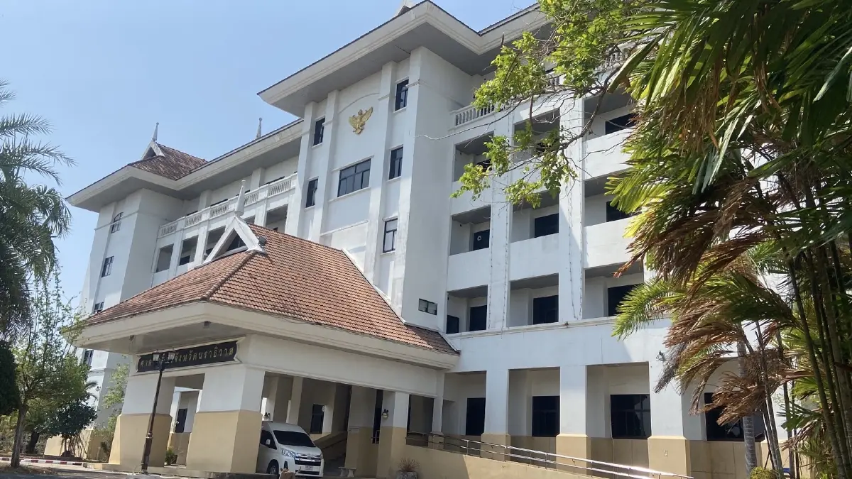 บุกสำรวจ “ศาลากลางนราฯหลังเก่า” จุดนัดพบ “น.อ. - ทีมสังหาร”?