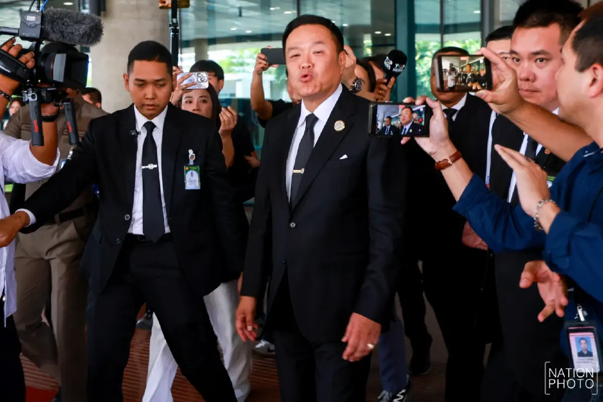 อนุทิน ชาญวีรกูล