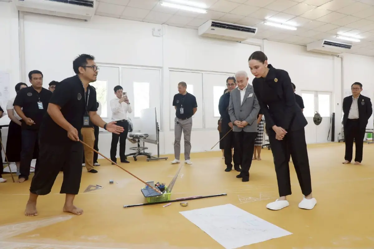 "ซาบีดา" ตรวจความคืบหน้าโรงขยายแบบพระเมรุมาศ ที่ท้องสนามหลวง