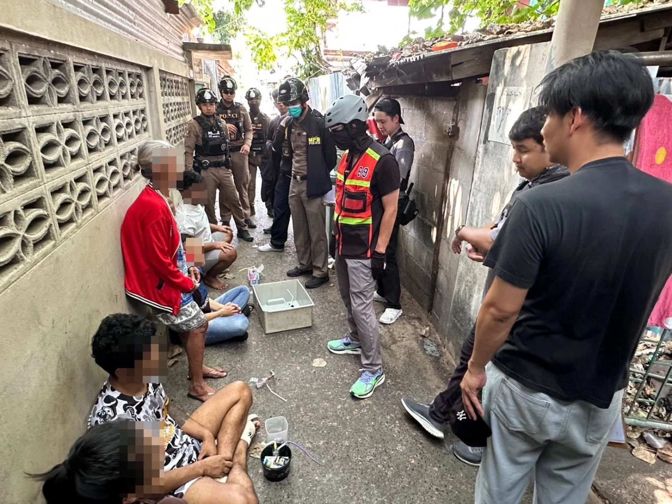 น.1 สั่งลุย! ปฏิบัติการ "คาราวานรถเครื่อง" ปิดล้อมหัวจ่ายชุมชนวัดจันทร์ใน”