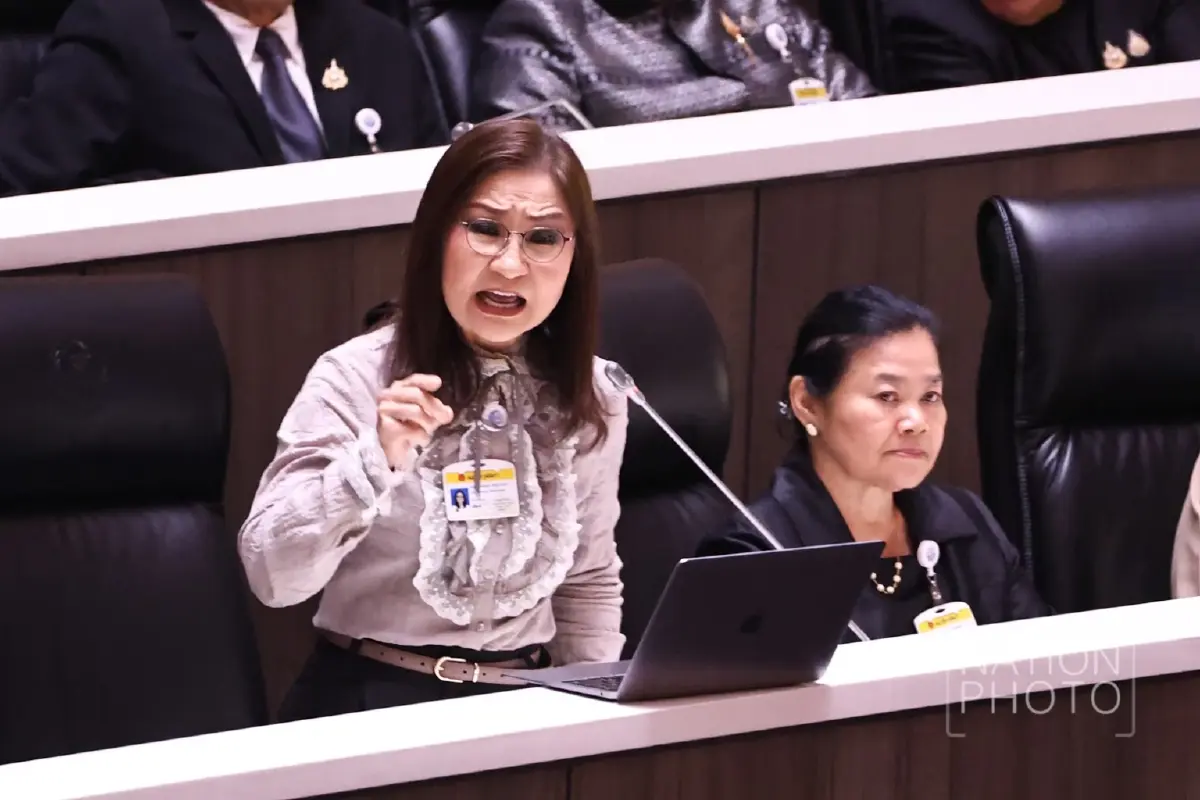 นางสาวนันทนา นันทวโรภาส สมาชิกวุฒิสภา