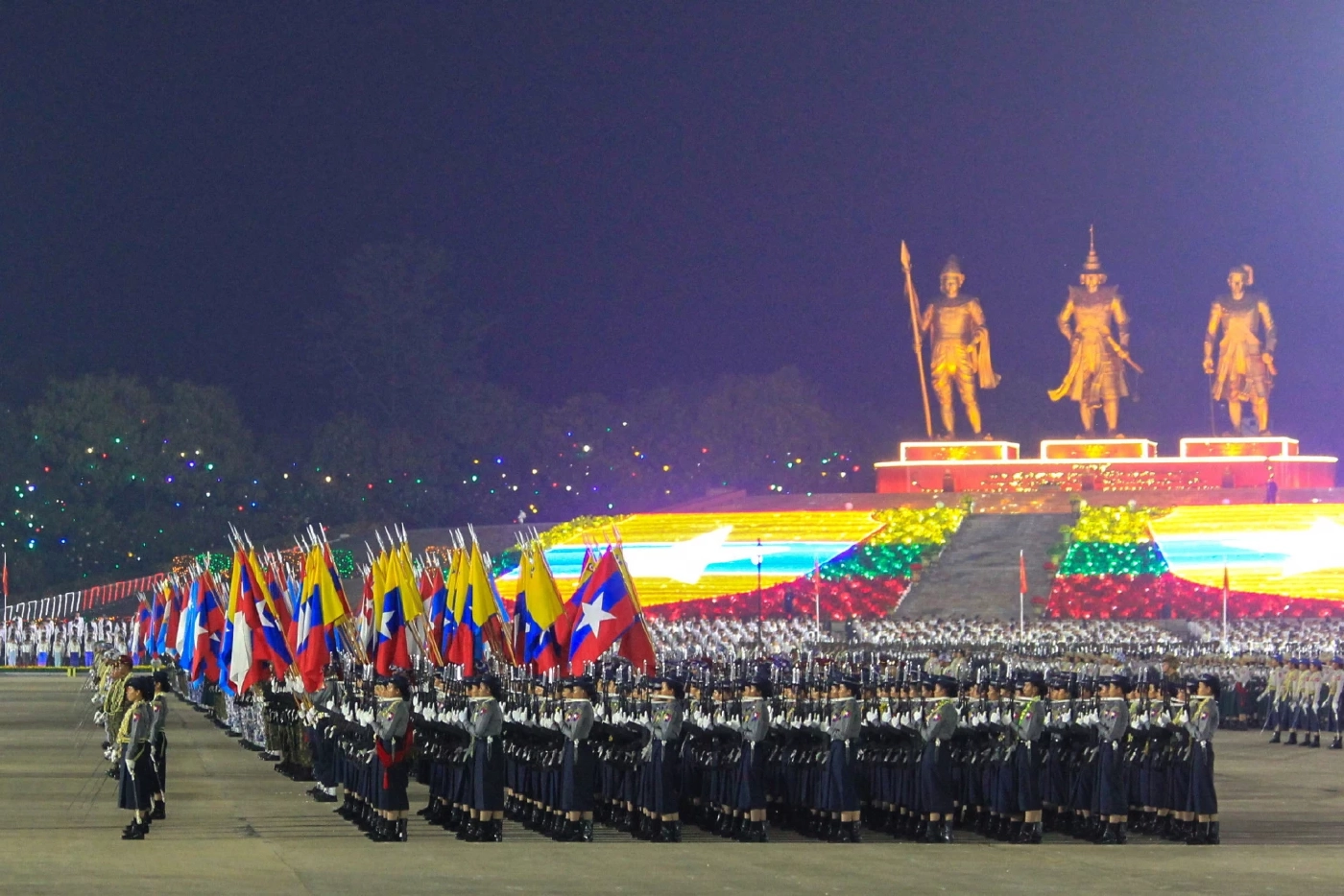 “มิน อ่อง หล่าย” ผงาดนั่งประธานาธิบดีเมียนมาคุมอำนาจยาว 5 ปี