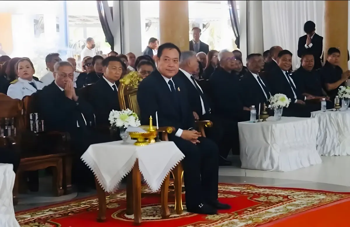 4 เหตุผล "ทวี" มั่นใจทีมลงขันจ้างยิง "สส.กมลศักดิ์" ขณะ "นายกฯ" จ่อลงใต้จี้ "กอ.รมน. "หลังพบใช้ "รถหลวง" ก่อเหตุ