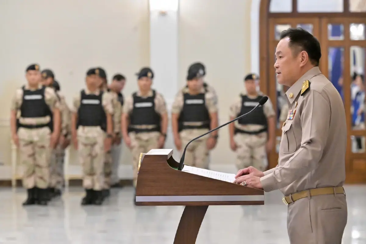 อนุทิน ชาญวีรกูล